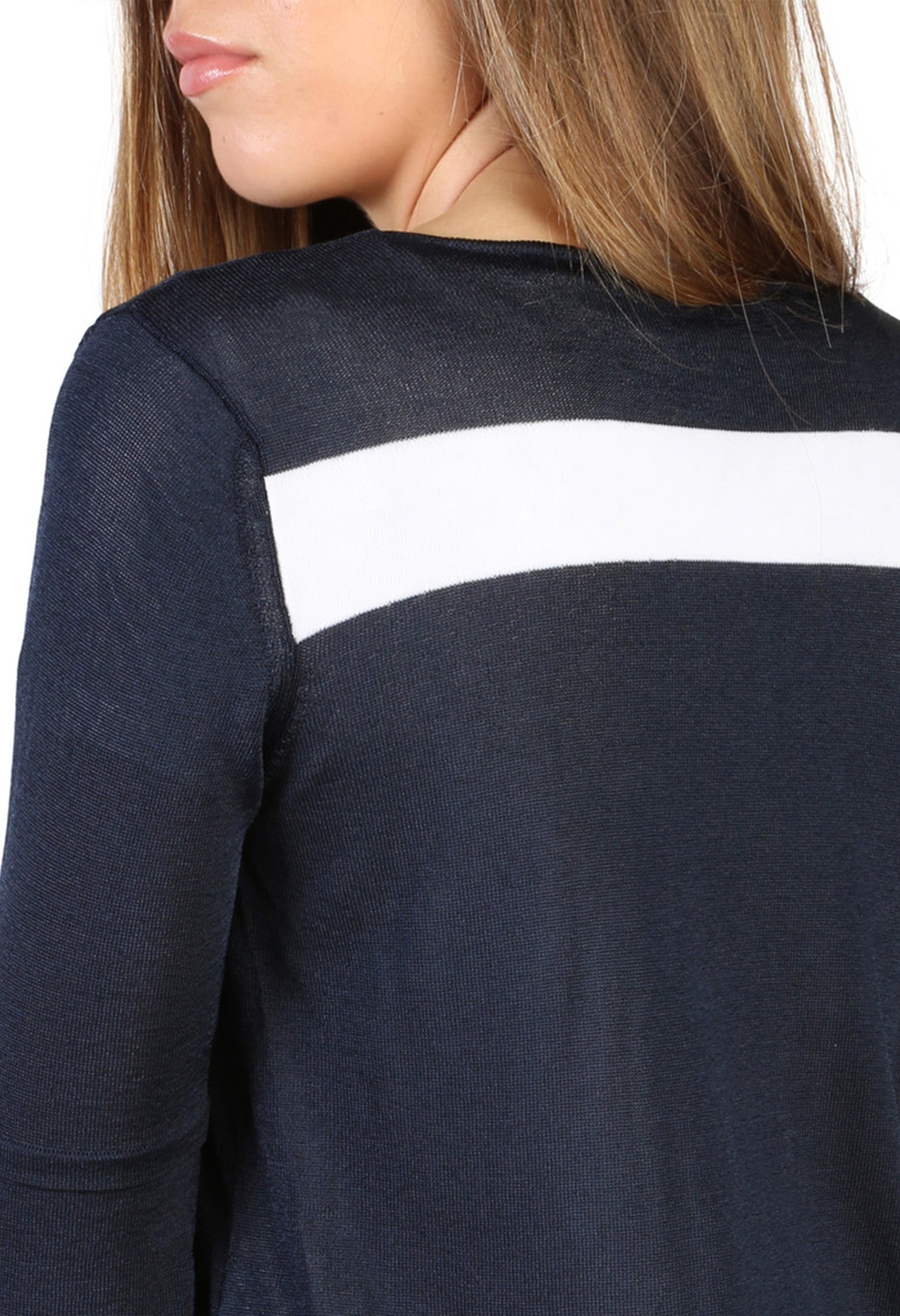 ArmaniJeansWomen_sNavy3 detail back view with model