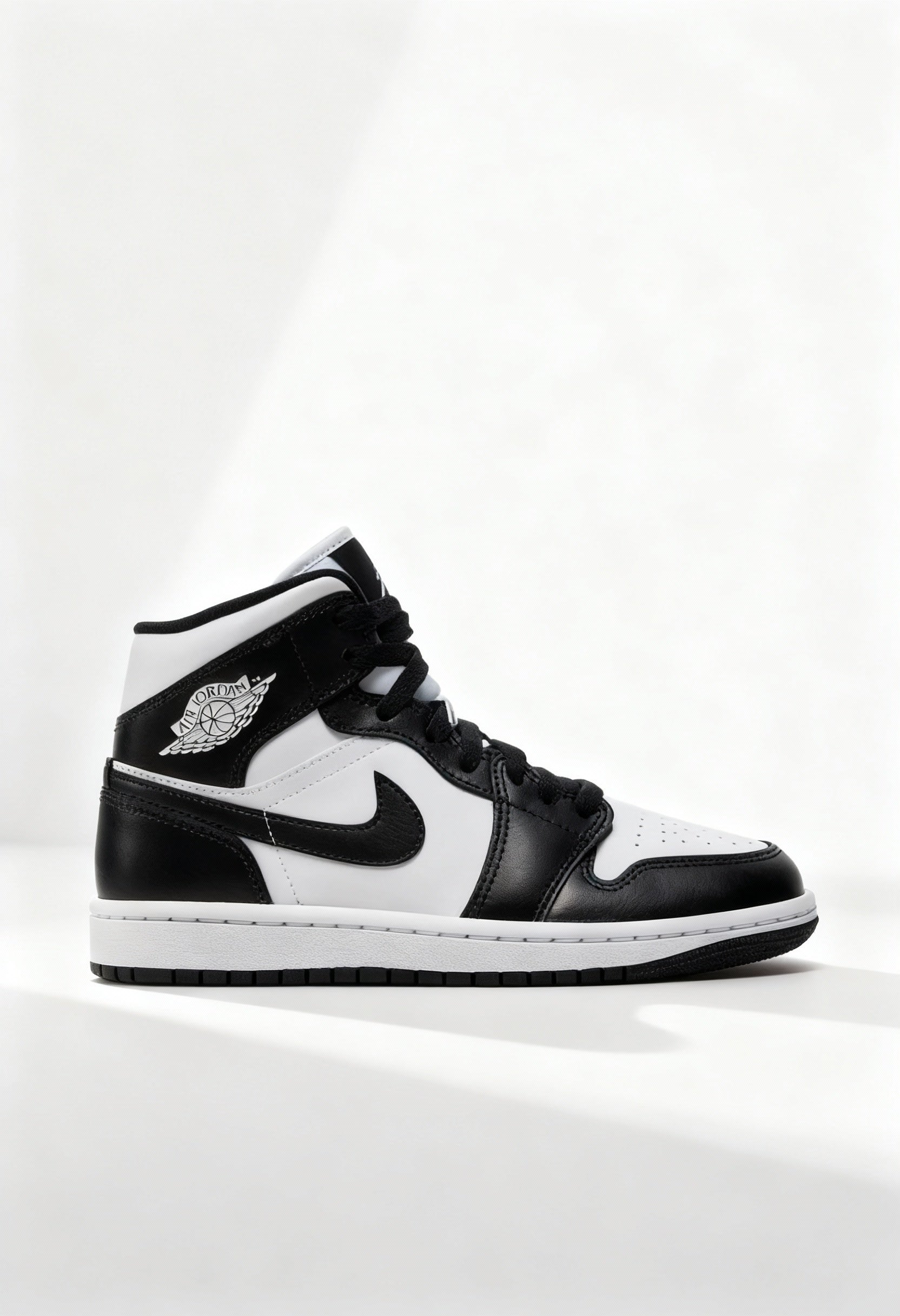 Nike - NIKE WMNS AIR JORDAN 1 MID