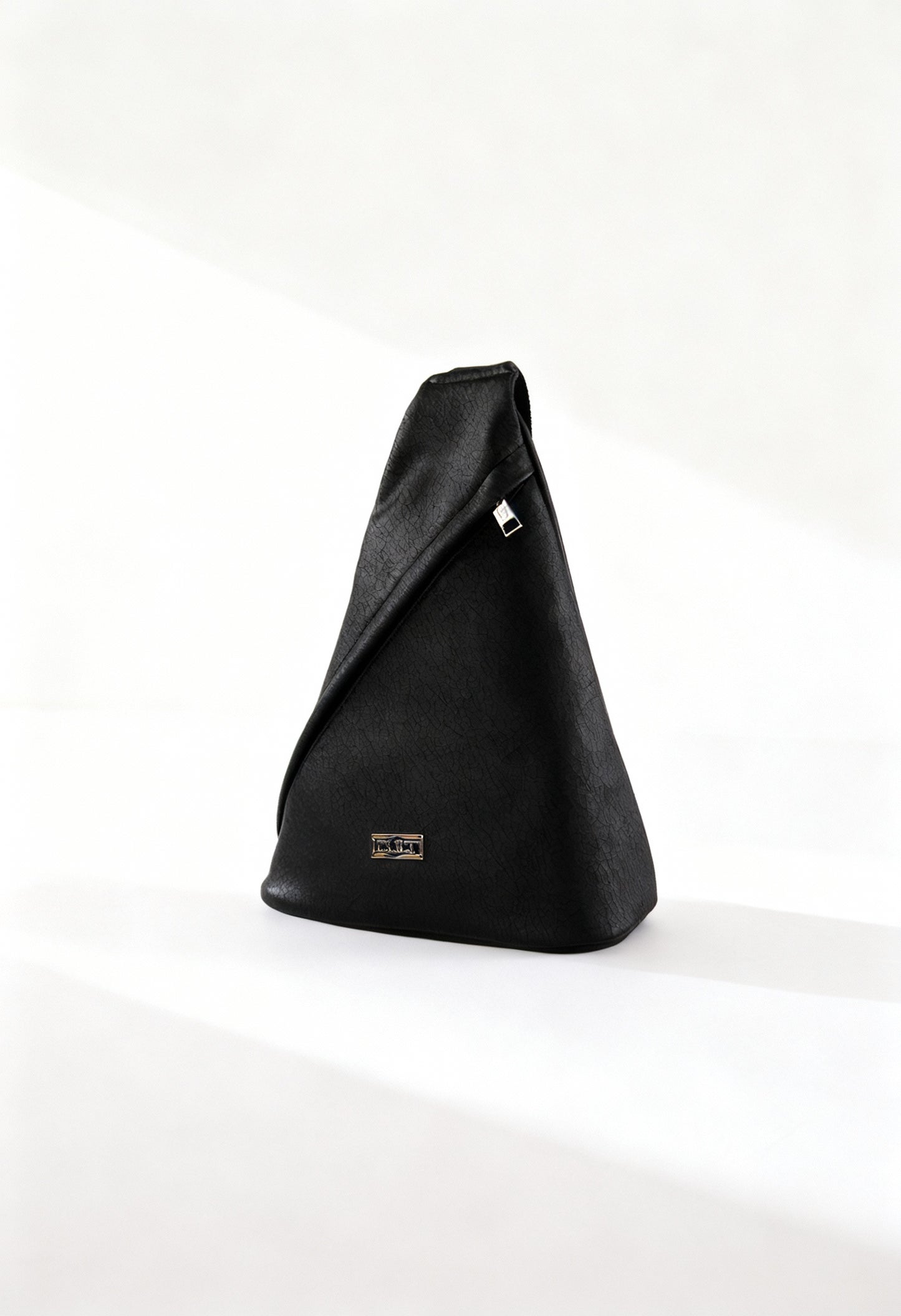 Cult X3EPMX120032 men's square shoulder bag in black, minimalist PU design.