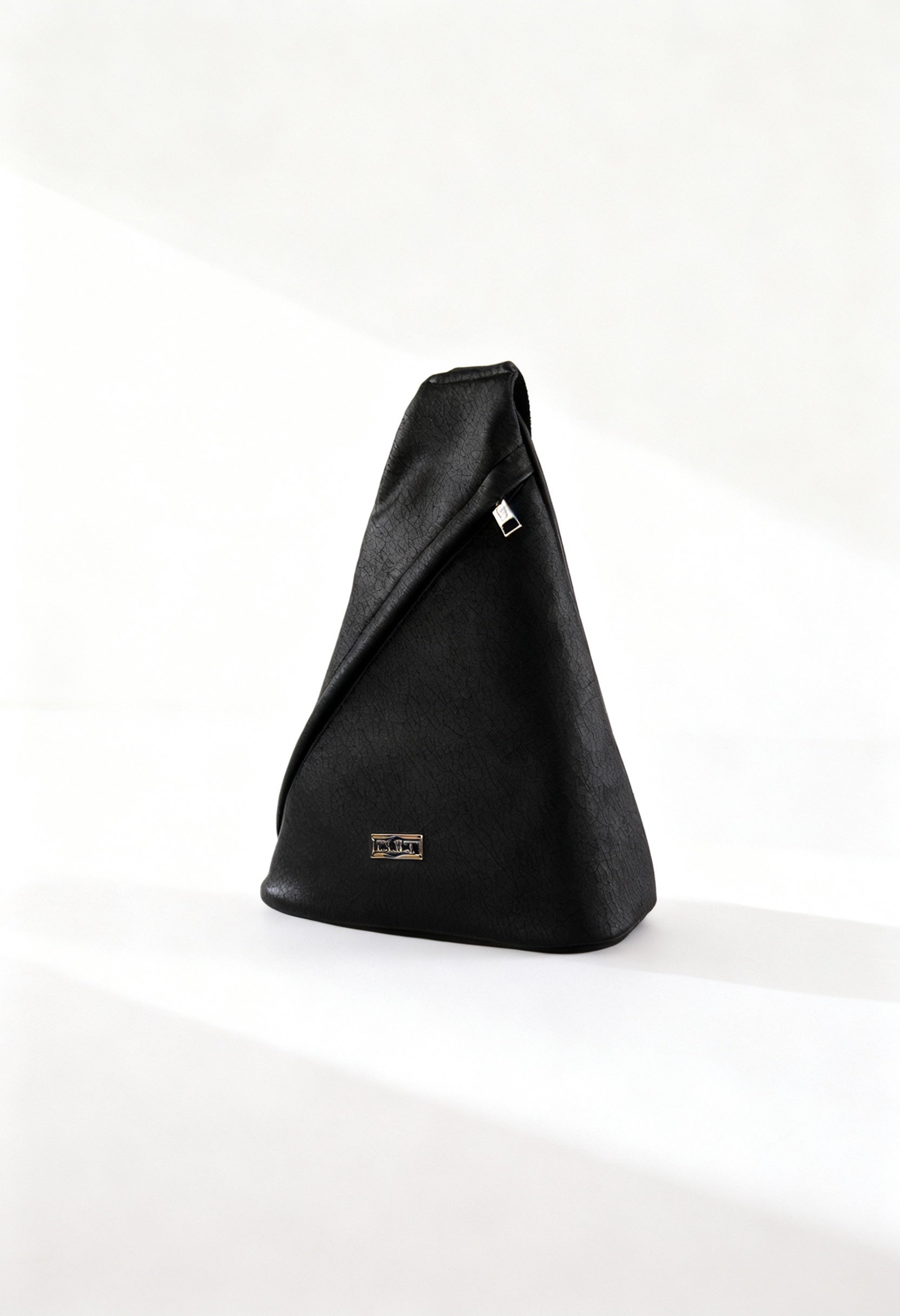 Cult X3EPMX120032 men's square shoulder bag in black, minimalist PU design.