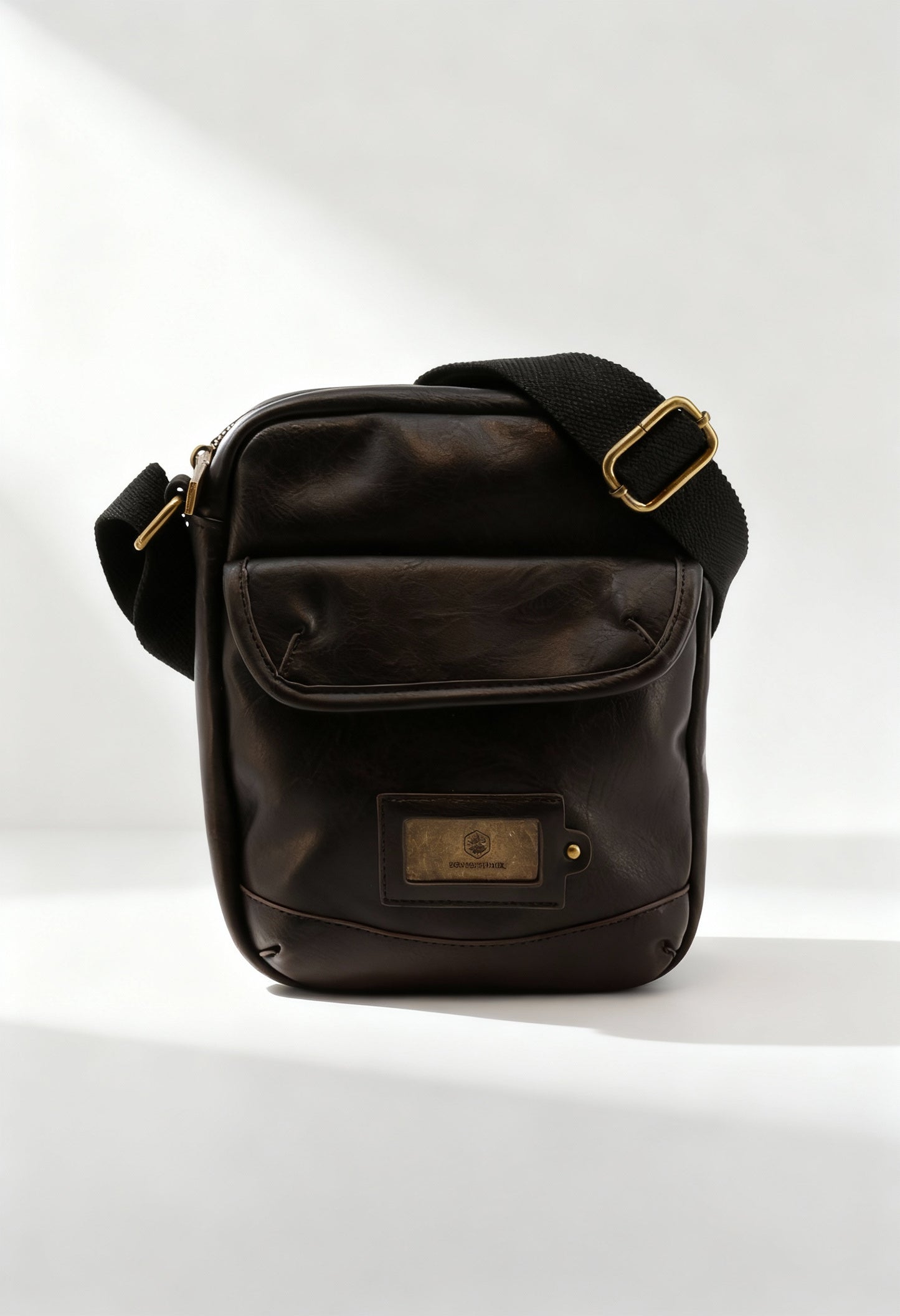 Lumberjack JACKAL-LK3501 men's travel messenger bag in dark brown, adjustable strap, visible logo.